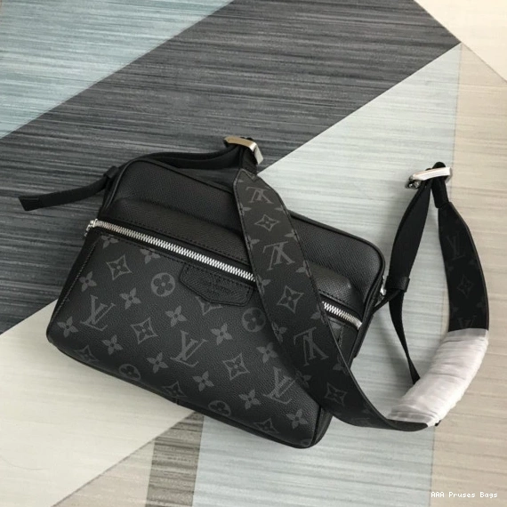 AAA Pruses Bags VUITTON OUTDOOR LOUIS MESSENGER 0804